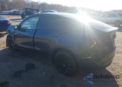 2023 Tesla Model Y Awd/Long Range Dual Motor All-Wheel Drive z USA, uszkodzony, nr VIN 7SAYGAEE9PF948825